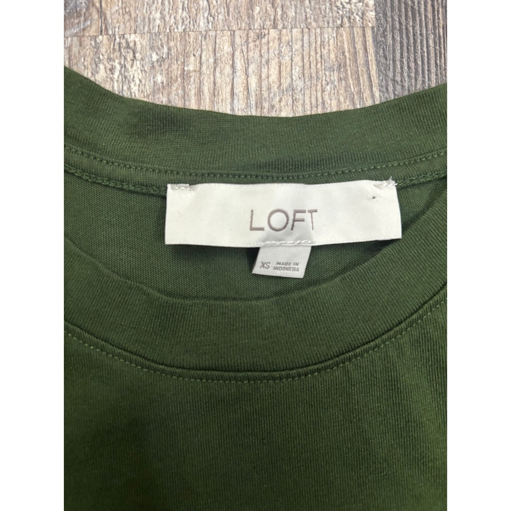 Loft Womens Olive Green Ruffle Sleeve Tank Top Crew Neck Size XS - Picture 3 of 5